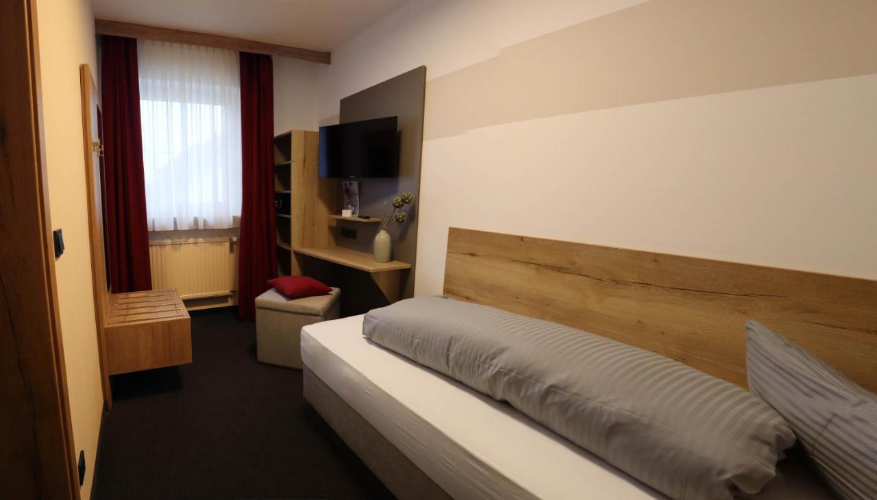 Gasthof Zur Bruecke Kaufering Bagian luar foto